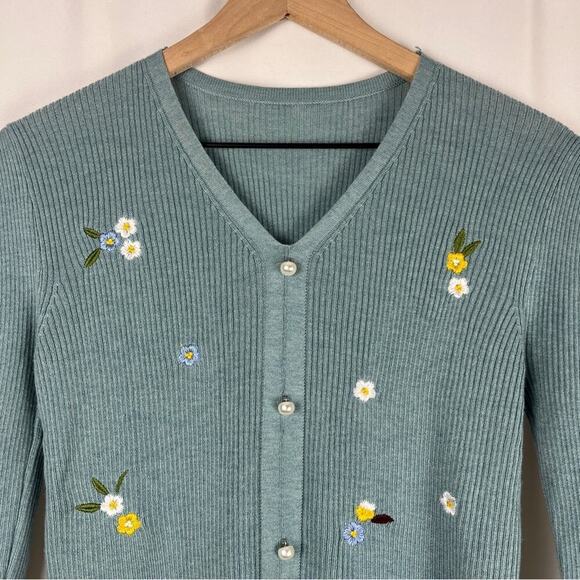 Retro V-Neck Floral Embroidered Ribbed Knit Sweater Pearl Detail Green Est S/M - Picture 3 of 6